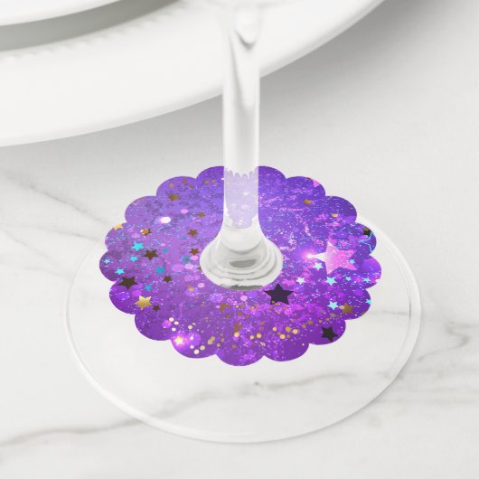 星付き紫色のホイルの背景 ワイングラスタグ (クローズアップ)