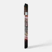 星団は炎の星雲の中心にある。 iPhone 15ケース (左側面)