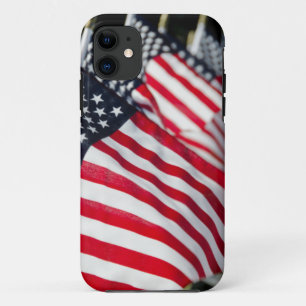 星条旗が立つ歴史的な軍人墓地 iPhone 11 ケース