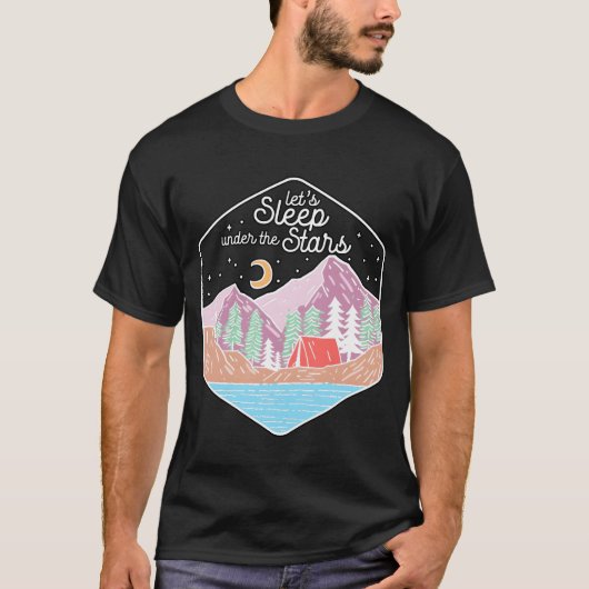 星空の下で眠ろう ハイキング 自然 キャンプ レトロ Tシャツ (正面)
