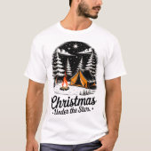 星空の下のクリスマスキャンプシーン Tシャツ (正面)