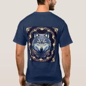 星空の下の雄偉なオオカミ Tシャツ (裏面)