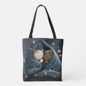 星空の下 毛布の中で眠るかわいい子猫たち トートバッグ (裏面)