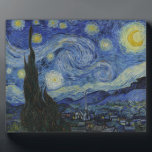 星空の夜表 フォトプラーク<br><div class="desc">The Starry Night by Vincent vanゴッホThe Starry Nightはオランダのポスト印象派アーティスト絵画のVincent van ゴッホの作品だ。夜の絵を描散光室の窓の外の景色を描いた作品で、昼間の記憶は絵を描消えている。中央の部分は、北に向かって亡命者から見て、渦巻く空の下で聖レミーの村を示している。</div>
