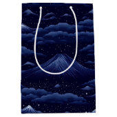 星空の山々 – 真夜中の山の空 ミディアムペーパーバッグ (正面)