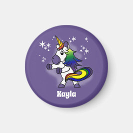 星空の背景で浮いているレインボーユニコーン マグネット