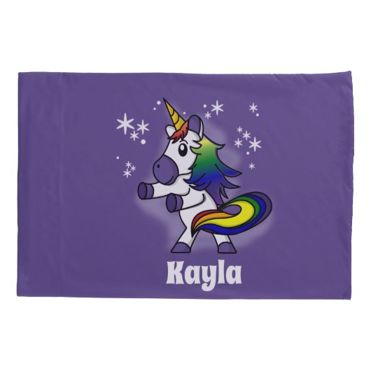 星空の背景で浮いているレインボーユニコーン 枕カバー (裏面)