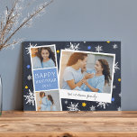 星空フォトブース | Hanukkahフォトコラージュカード シーズンカード<br><div class="desc">可愛いハヌカーのフォトカードには、2枚の写真と青い文字パネルを備えたフォトブースストリップと、手書きのキャプション付きのインスタントインスパイアカメラのスナップショットが備えられている。年と家族の名前やメッセージでパーソナライズしカスタムて、手で描かれた雪の結晶と青と金ゴールドの星とネイビー点々のあるブルーの背景に。</div>