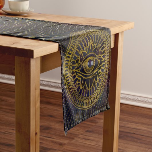 星雲の空のすべての見る神秘的な目の金ゴールド ショートテーブルランナー (インサイチュ)