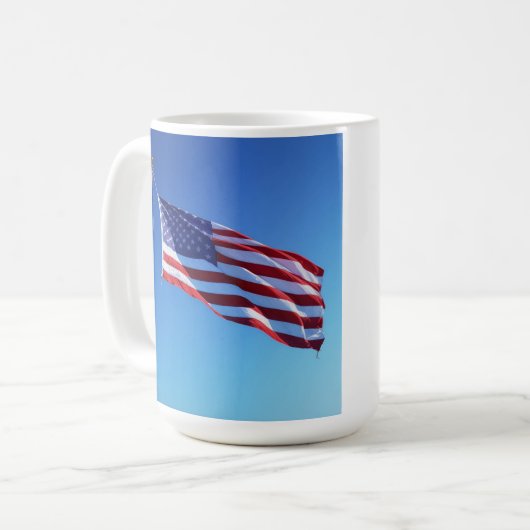 星、ストライプ、コーヒー - 愛国的なアメリカ国旗  コーヒーマグカップ (正面左)