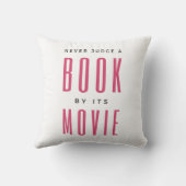 映画で判断しないで 本で判断して クッション (裏面)