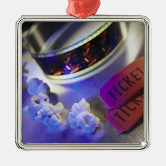 映画館のフィルム、ポップコーン及びチケット メタルオーナメント (正面)