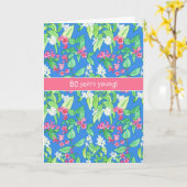 春かわいらしが青80誕生日に咲く カード (黄色い花)