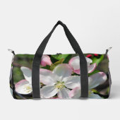 春かわいらしりんご花開く ダッフルバッグ (正面)