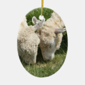 春かイースター: 2頭の子ヒツジ同じ草、塀によって1 セラミックオーナメント (正面)