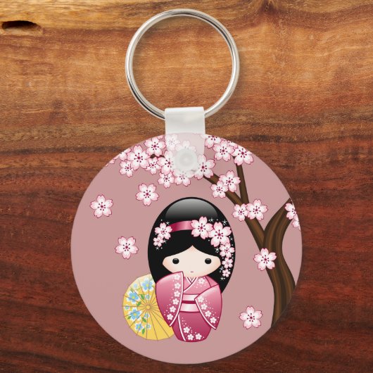 春こけし人形 – かわいい日本の芸者オンピンク キーホルダー (裏面)