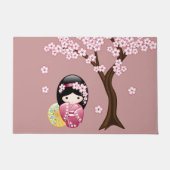 春こけし人形 – かわいい日本の芸者オンピンク ドアマット (正面)