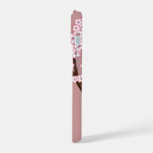 春こけし人形 – かわいい日本の芸者オンピンク iPhone 15ケース (左側面)