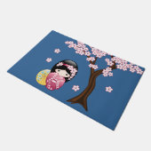 春こけし人形 – かわいい日本の芸者オンブルー ドアマット (アングル)