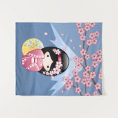 春こけし人形 – かわいい日本の芸者ガール タペストリー (正面(横))