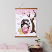 春こけし人形 – かわいい日本の芸者ガール 吊り下げ型タペストリー (寝室)