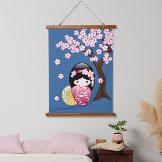 春こけし人形 – かわいい日本の芸者ブルー 吊り下げ型タペストリー (寝室)