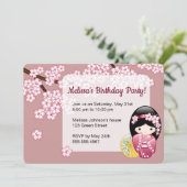 春こけし人形 – かわいい芸者バースデーパーティー 招待状 (スタンド正面)