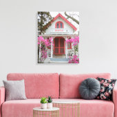 春とビクトリアンコテージ – マーサズヴィネヤード キャンバスプリント (インサイチュ (リビング))