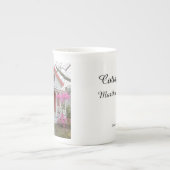 春とビクトリアンコテージ – マーサズヴィネヤード ボーンチャイナマグカップ (正面)