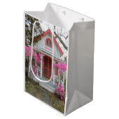 春とビクトリアンコテージ – マーサズヴィネヤード ミディアムペーパーバッグ (正面アングル)