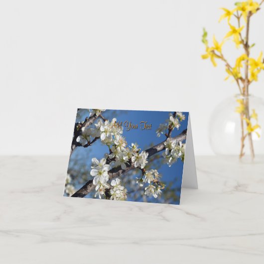 春に白い花を咲かせた梅の木の枝 カード (黄色い花)