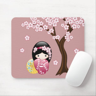 春のこけし人形 - ピンクの可愛い日本芸者 マウスパッド