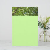 春のキャノピ葉ーグリーン自然シーン 便箋 (スタンド正面)