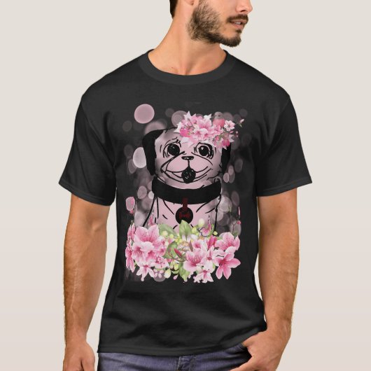 春のパグ、ピンクの花のパグ Tシャツ (正面)