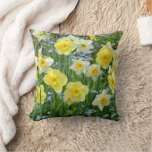 春のラッパスイセンのプリントの投球のクッション クッション (ブランケット)