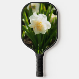 春の日に咲く大きな白い水仙 ピックルボールラケット
