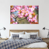 春の日、桜の花の朗らかな滝が流れ落ちる キャンバスプリント (インサイチュ (寝室))