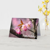 春の桜の木にピンク色の花を咲かせる カード (黄色い花)