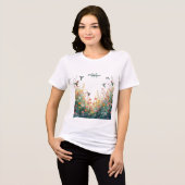 春の水彩画の鳥の花のモノグラム 野の花 トライブレンドTシャツ (正面全面)