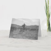 春の決め付けることのための子牛をロープをかけているカウボーイ カード (正面)