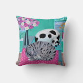 春の猫 クッション (正面)