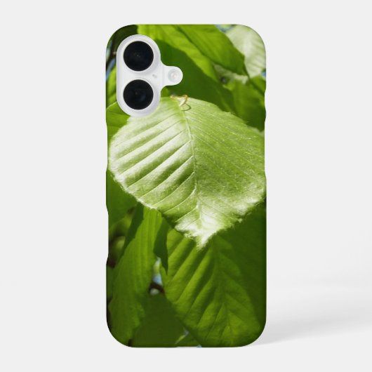 春の白樺の葉の緑の木 iPhone 16ケース (裏面)