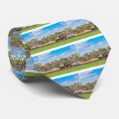 春の砂土を耕すトラクターの農家 ネクタイ (ロール)