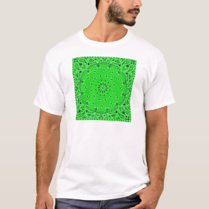 春の緑のペイズリーの西部のバンダナのスカーフのプリント Tシャツ