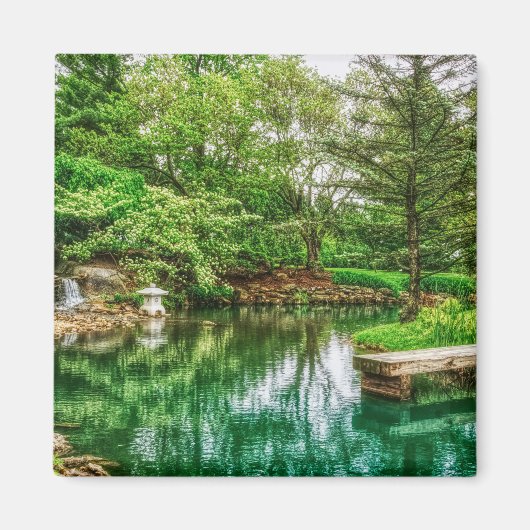 春の緑の反射 マグネット (正面)