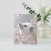 春の花々に囲まれた愛らしいハリネズミ ポストカード (スタンド正面)