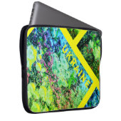 春の花とウクライナの色 ラップトップスリーブ (正面右)