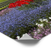 春の花と歴史的な鉄道駅 ポスター (角)