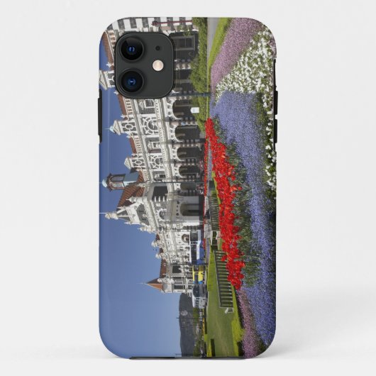 春の花と歴史的な鉄道駅、 Case-Mate iPhoneケース (裏面)