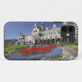 春の花と歴史的な鉄道駅、 Case-Mate iPhoneケース (裏面(横))